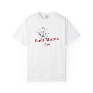Cool Moms Club T-Shirt Retro Coffee Cup Graphic